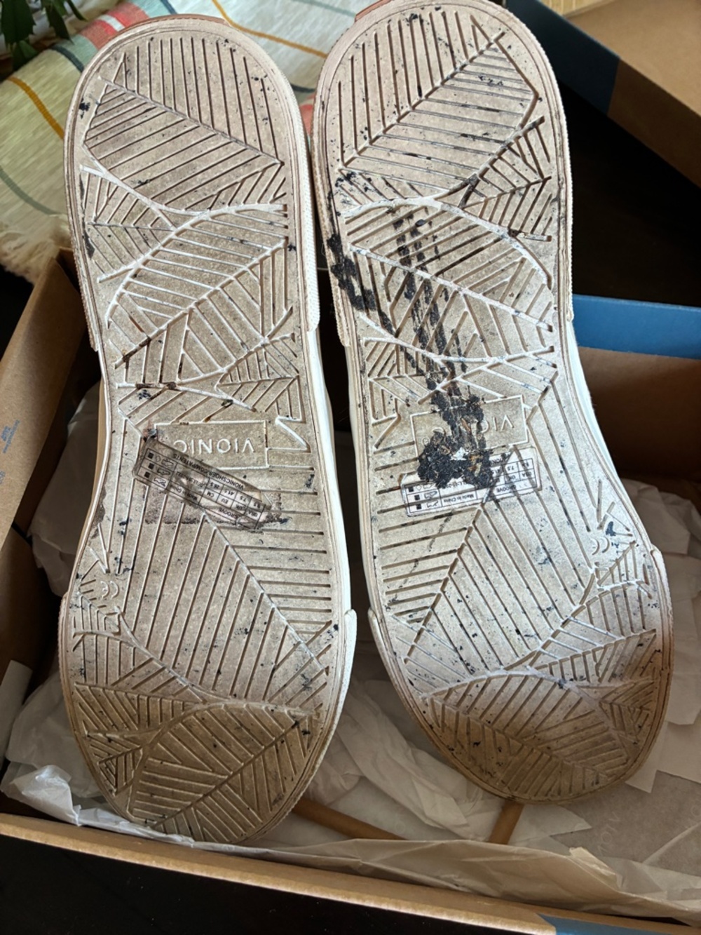 Women's Vionic Beach slip-ons size 9.5 - Picture 5 of 7